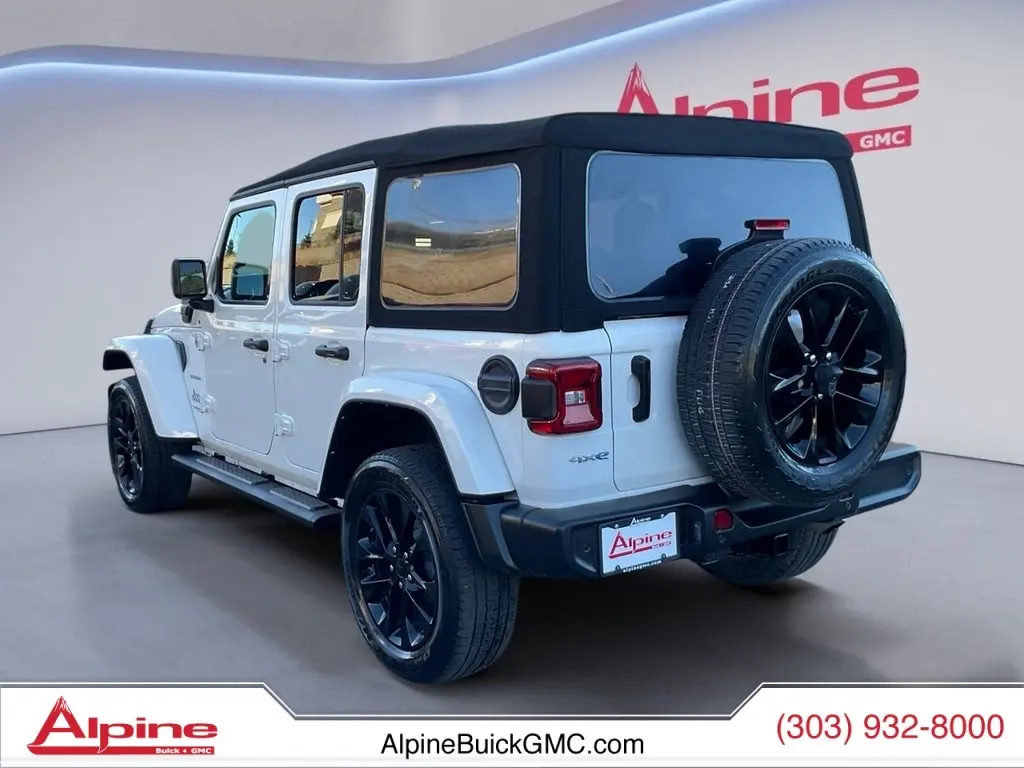 2022 Jeep Wrangler 4xe Unlimited Sahara photo 3
