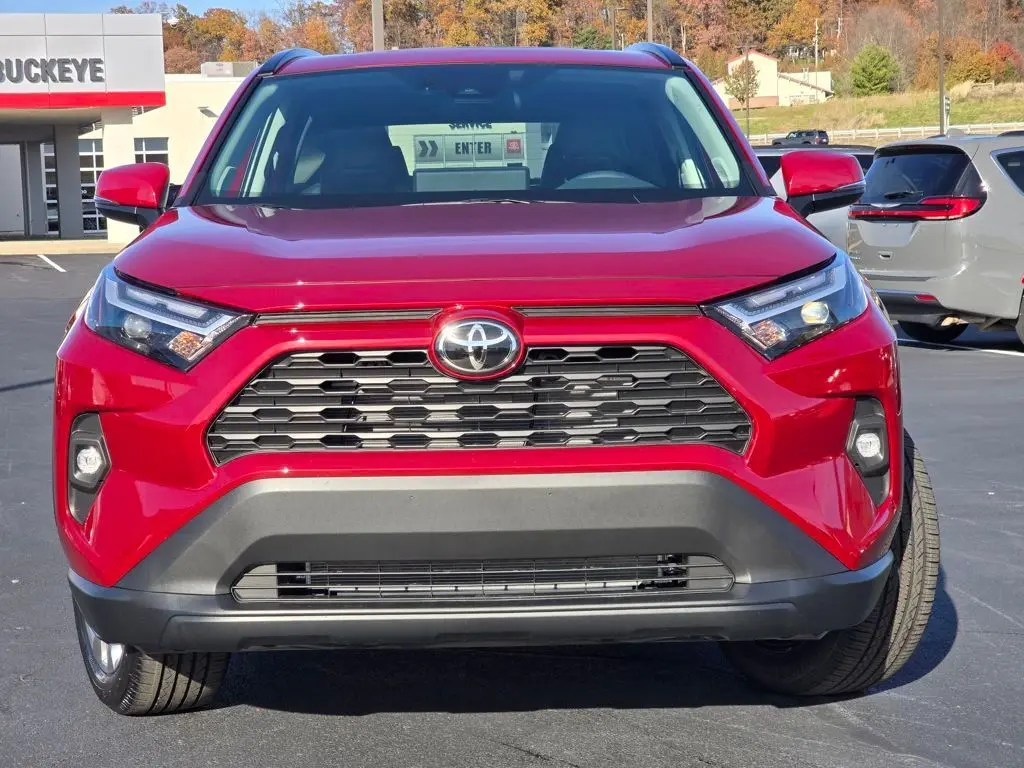 2025 Toyota RAV4 XLE Premium photo 3