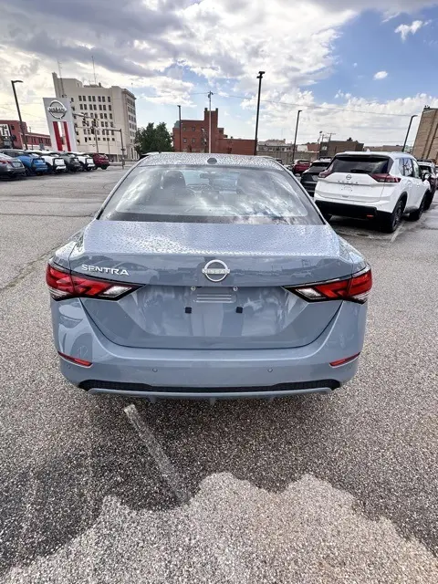 2025 Nissan Sentra SV photo 7