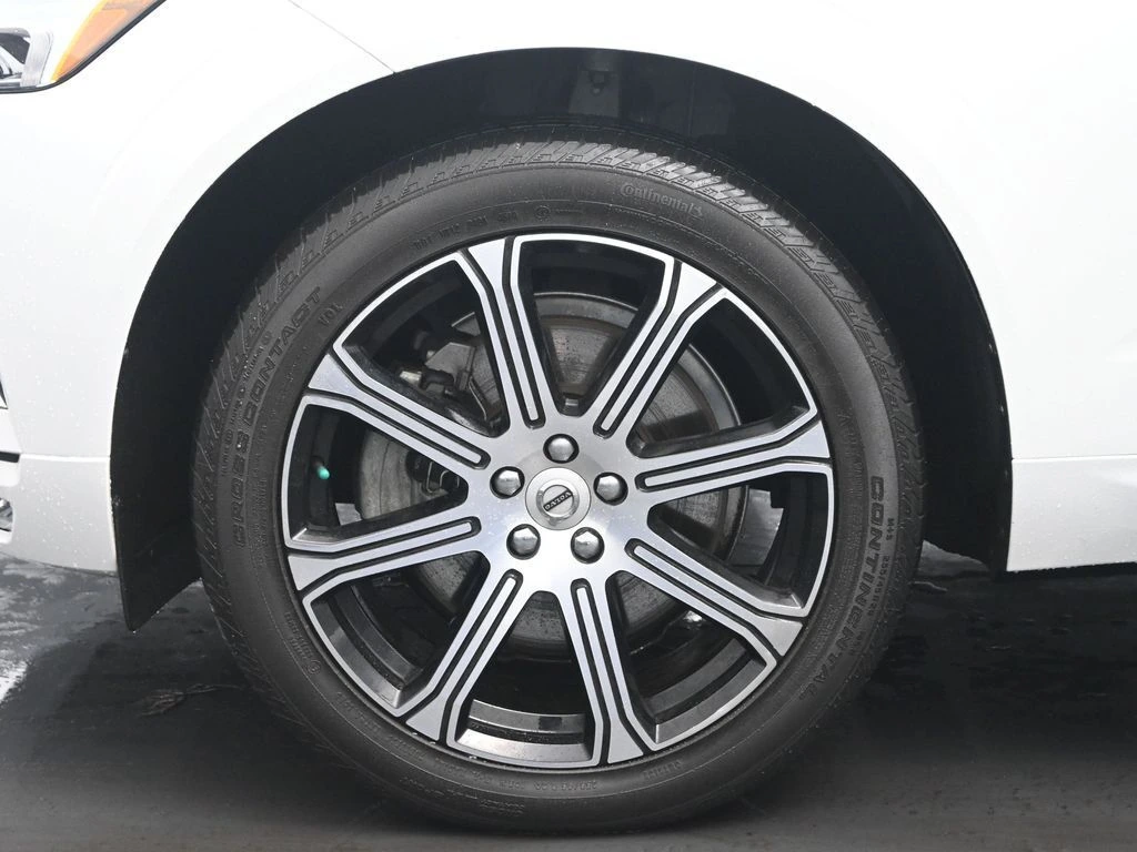 2020 Volvo - image 36