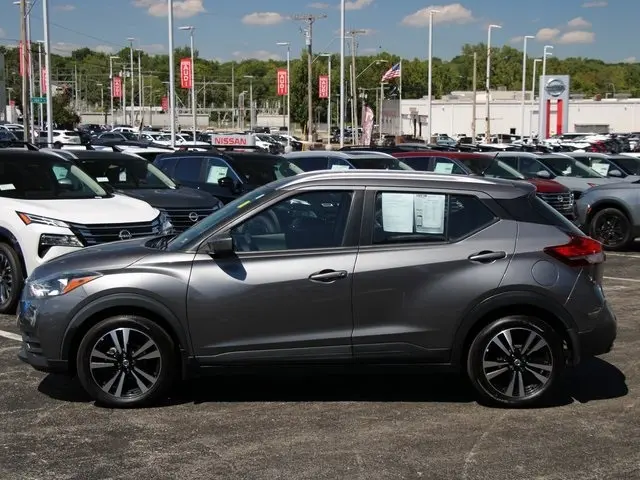 Used 2020 Nissan Kicks SV with VIN 3N1CP5CV0LL536812 for sale in Kansas City