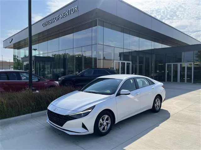 2022 Hyundai Elantra SE