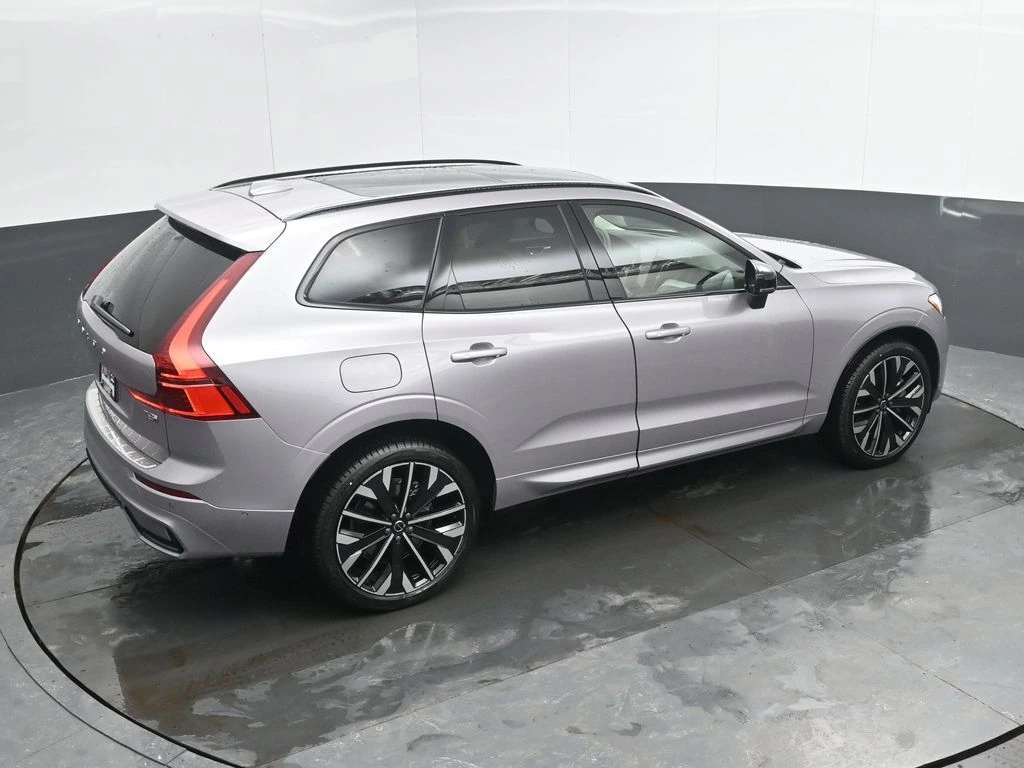 2026 Volvo - image 30
