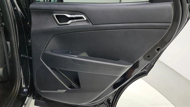 2025 Kia Sportage LX - Photo 31