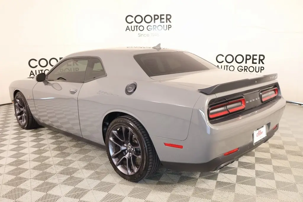 2023 Dodge Challenger R/T Scat Pack photo 12