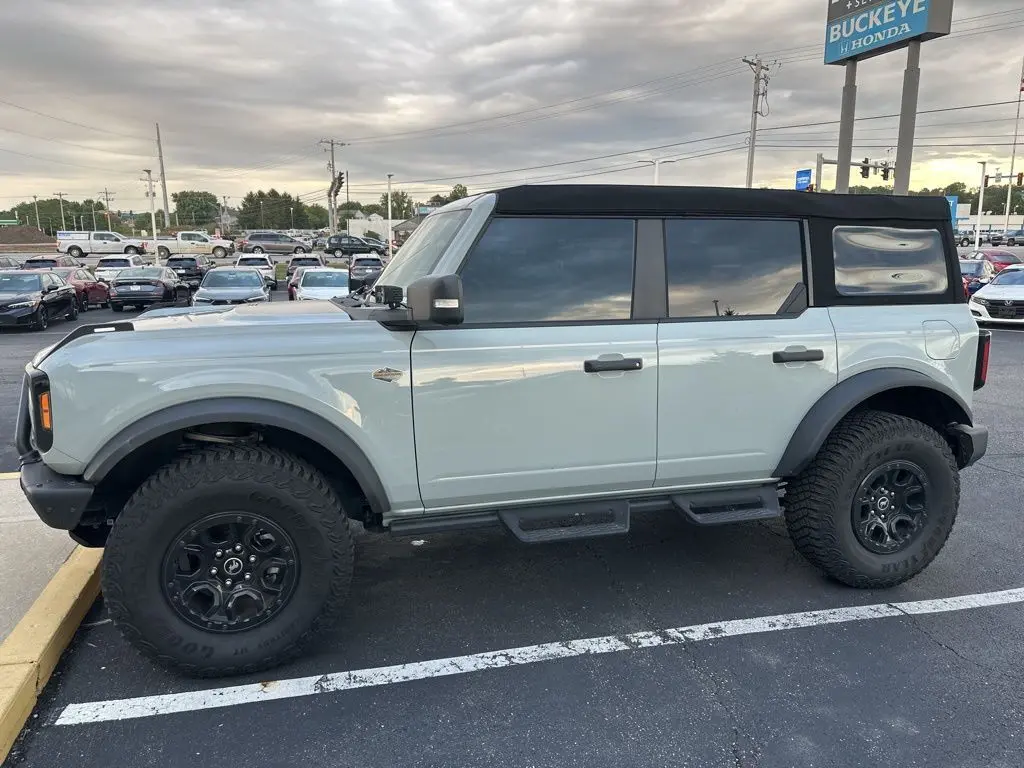 2024 Ford Bronco photo 2