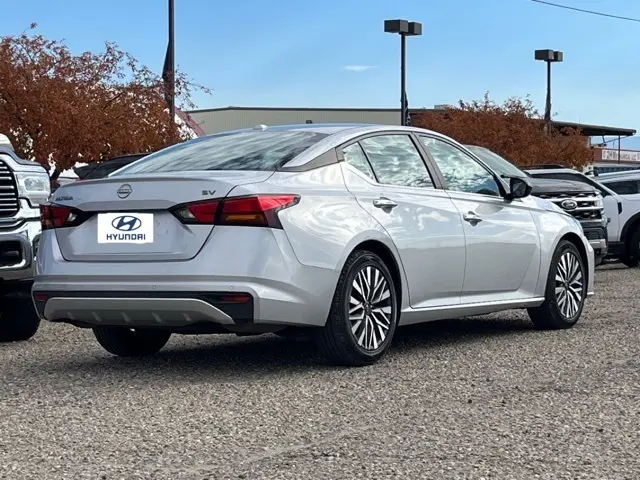 2024 Nissan Altima 2.5 SV photo 4