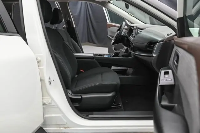 2023 Nissan Rogue S photo 15