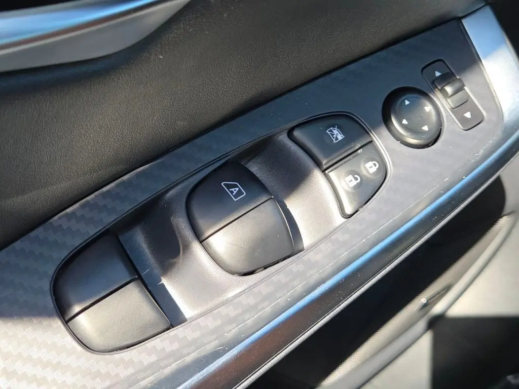 2024 Nissan Sentra SR photo 14