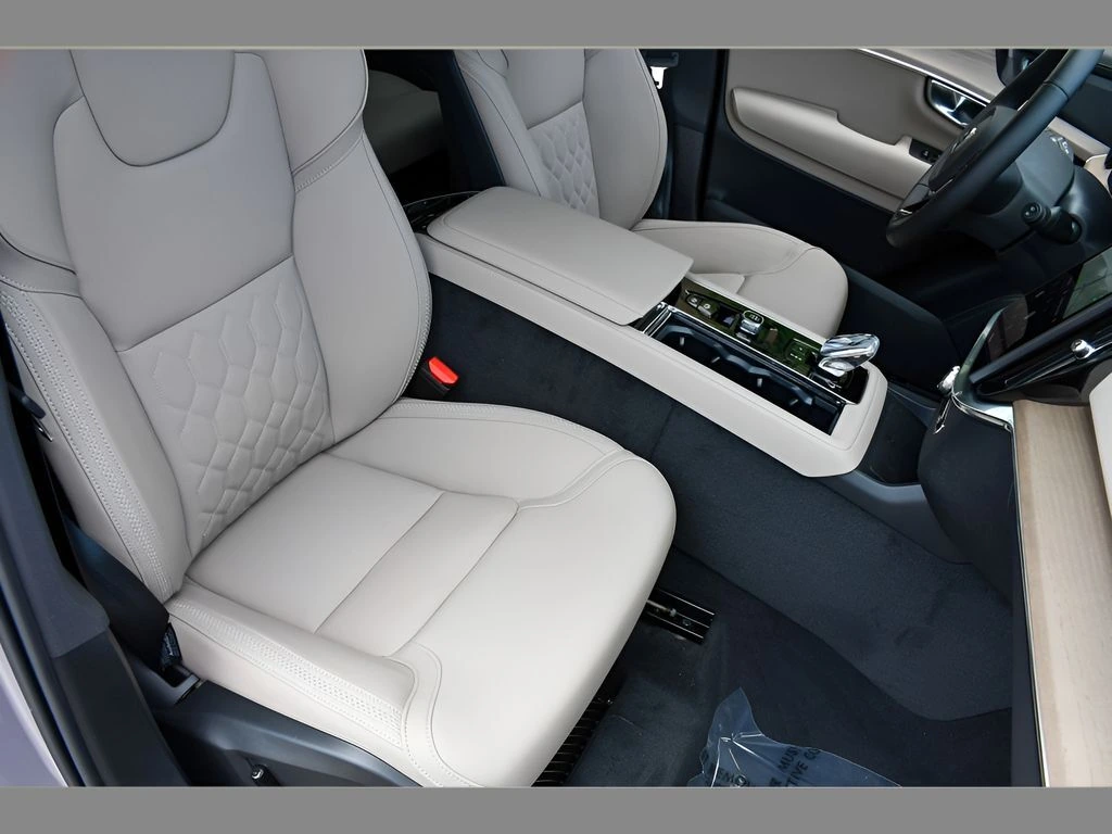 2026 Volvo XC90 Plus - Photo 30