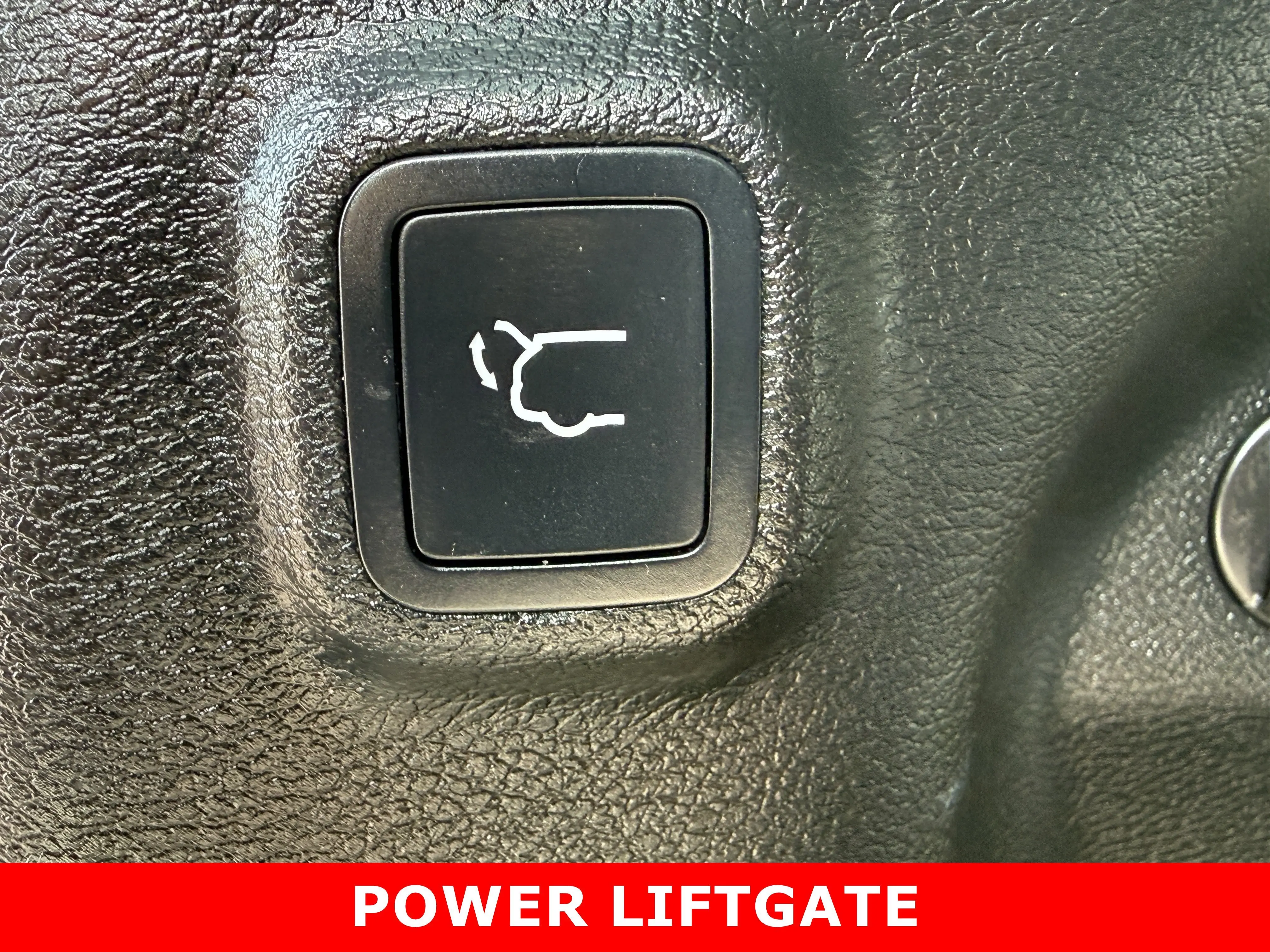 2022 Jeep Cherokee Limited photo 18