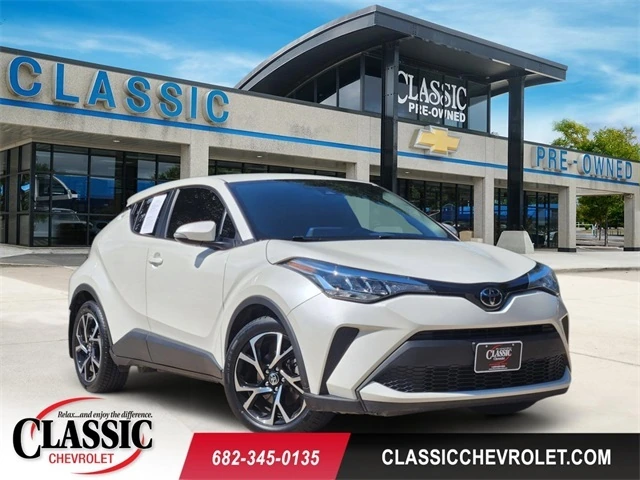 2021 Toyota C-HR XLE's photo