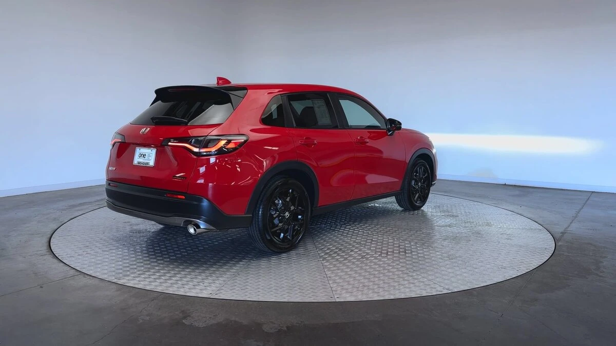 2025 Honda HR-V Sport - Photo 8