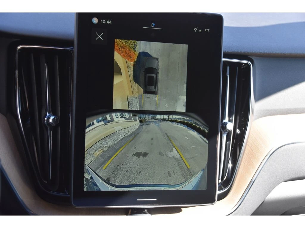 2026 Volvo - image 21