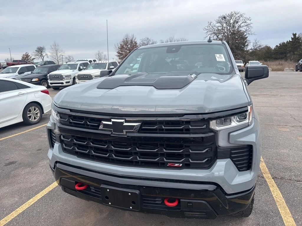 Used 2024 Chevrolet Silverado 1500 LT Trail Boss with VIN 3GCUDFE85RG359716 for sale in Bartlesville, OK