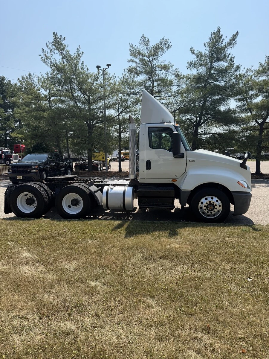 2019 International LT in Linden, NJ — photo 7