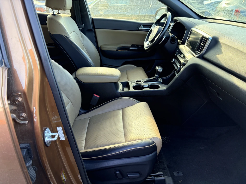 2021 Kia Sportage SX Turbo - Photo 12