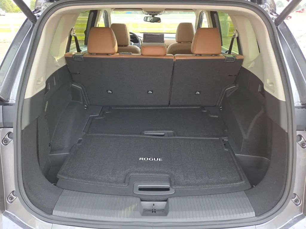 2026 Nissan Rogue Platinum photo 29
