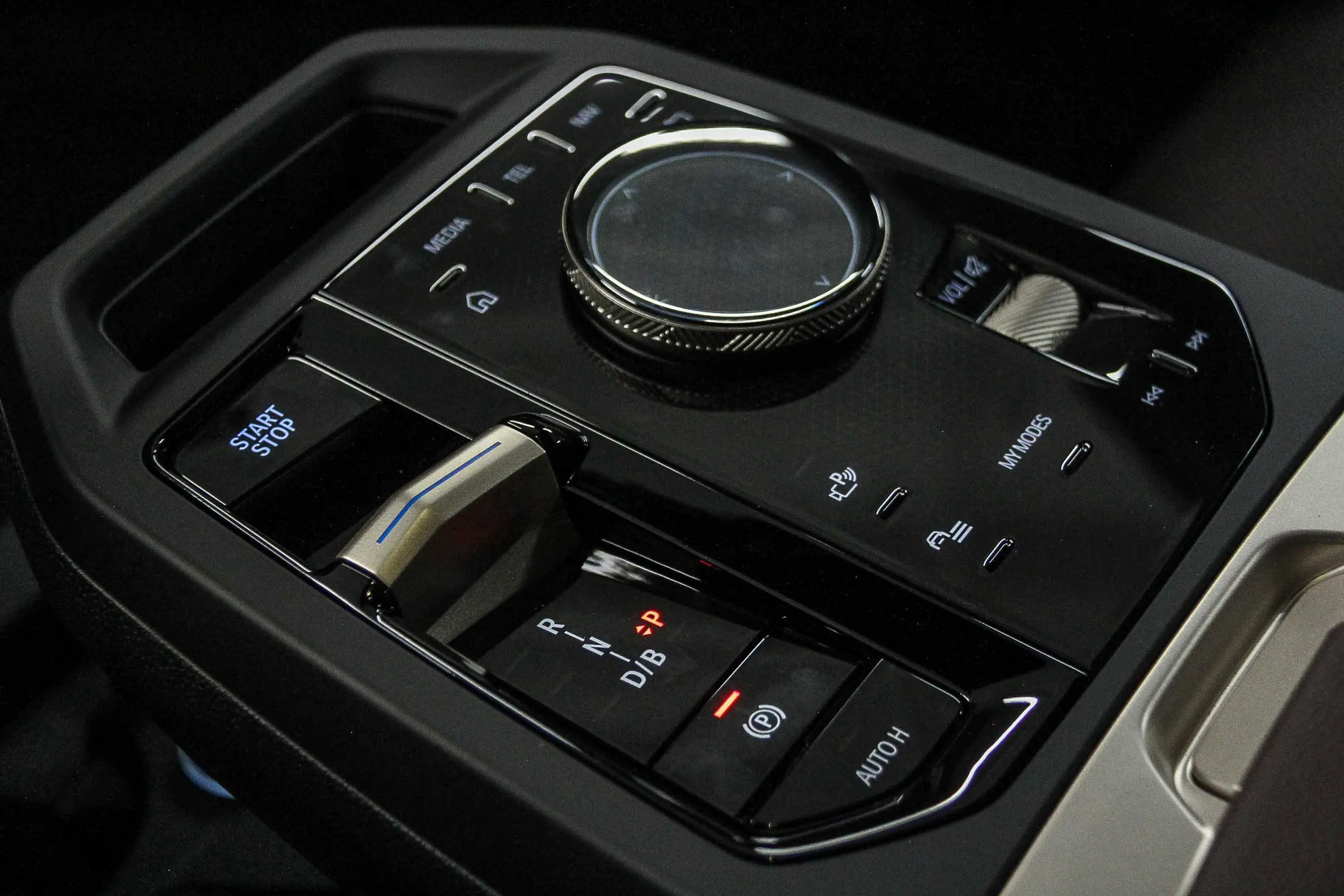 2026 Bmw iX photo 18