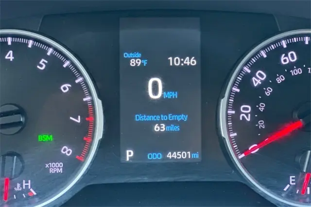 2022 Toyota RAV4 XLE photo 19