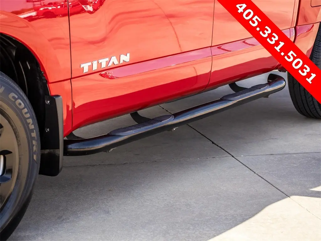 2021 Nissan Titan S photo 2