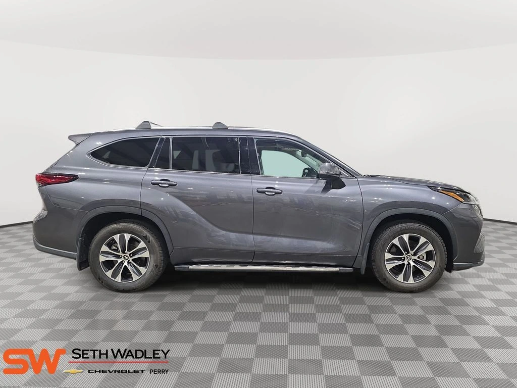 2021 Toyota Highlander XLE - Photo 8