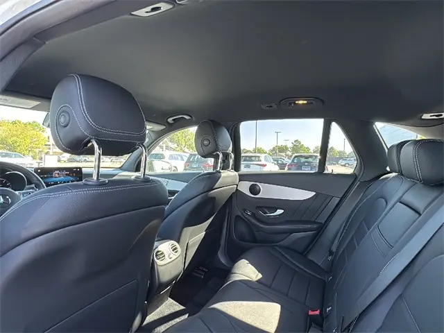 2022 Mercedes Benz GLC 300 photo 13