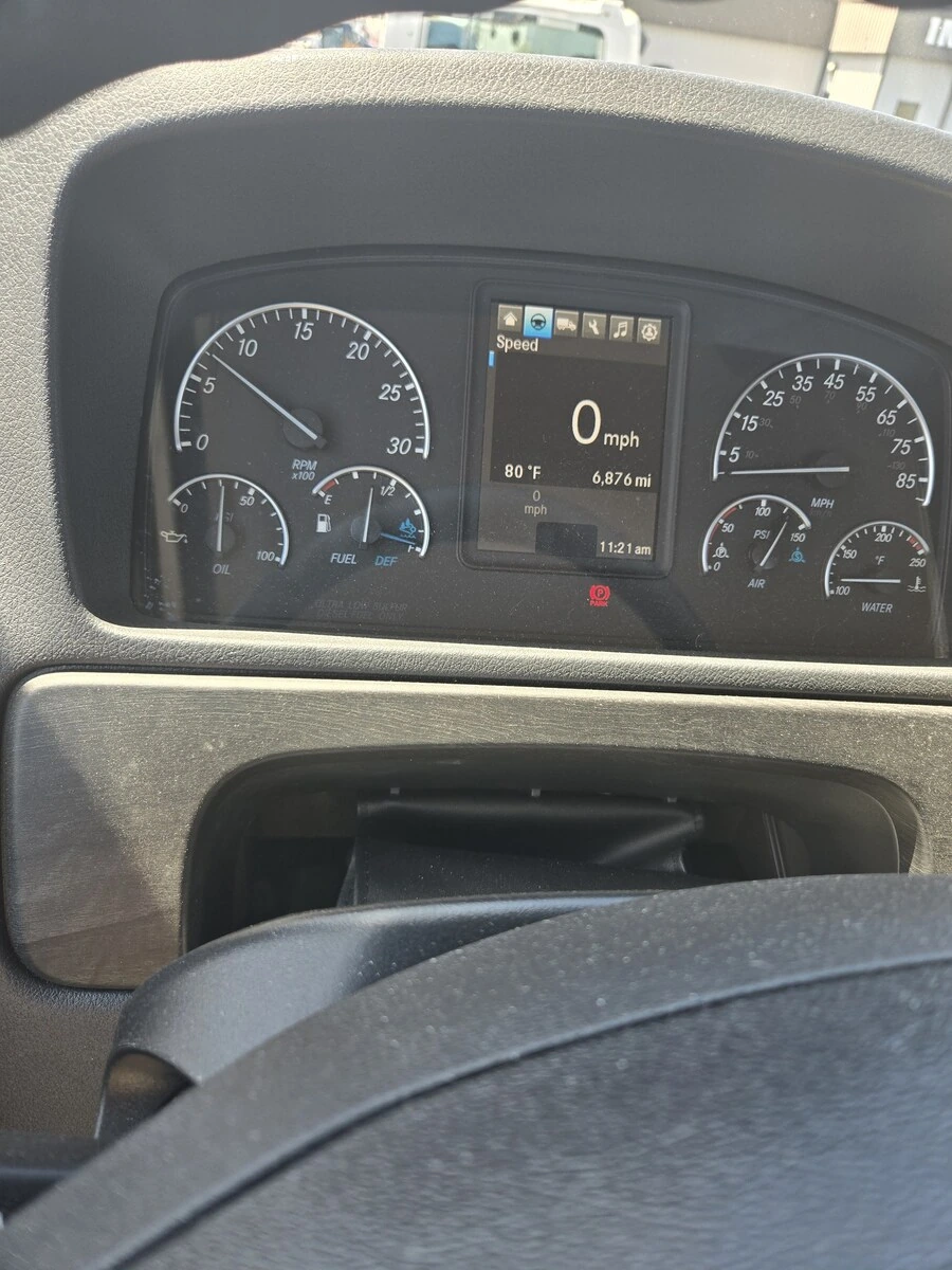 2026 Freightliner 114SD - image 8