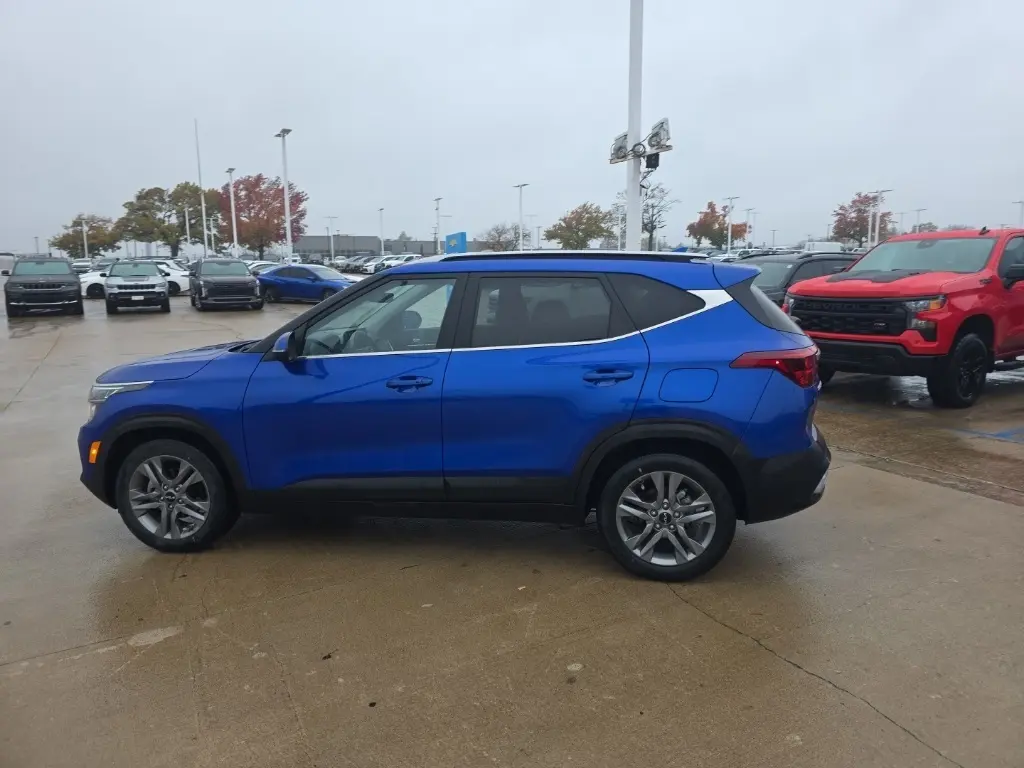 2023 Kia Seltos S photo 4