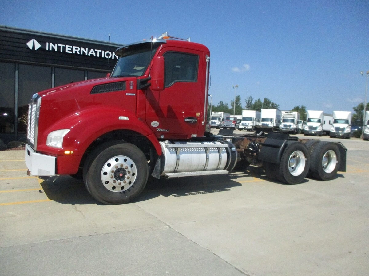2017 Kenworth T880 in Altoona, IA