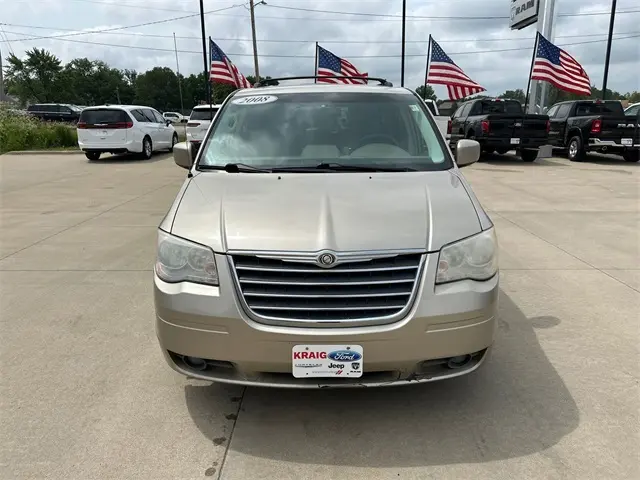 Used 2008 Chrysler Town & Country Touring with VIN 2A8HR54P28R148285 for sale in Oskaloosa, IA