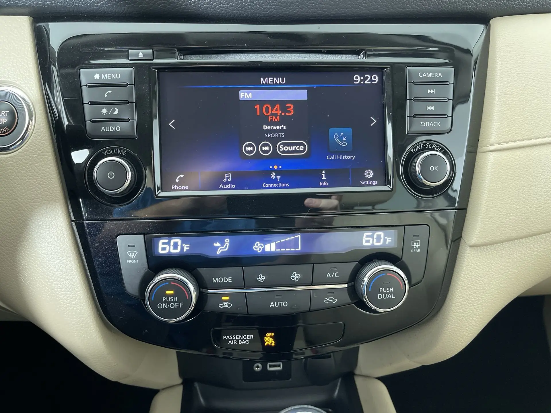 2018 Nissan Rogue SV photo 16