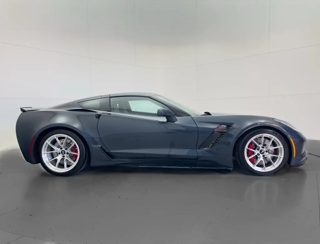 2019 Chevrolet Corvette Z06 1LZ photo 2