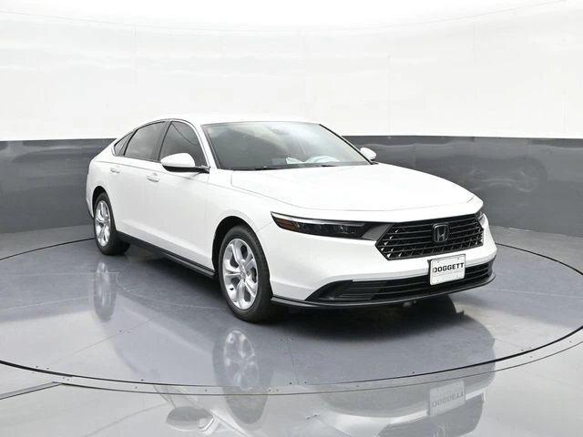 2025 Honda Accord LX - Photo 18