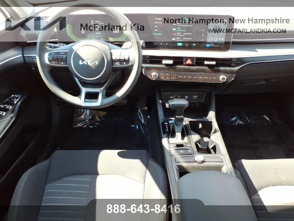 2025 Kia K5 LXS - Photo 14