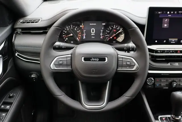 2025 Jeep Compass Latitude photo 12
