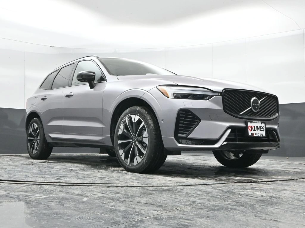 2026 Volvo - image 40