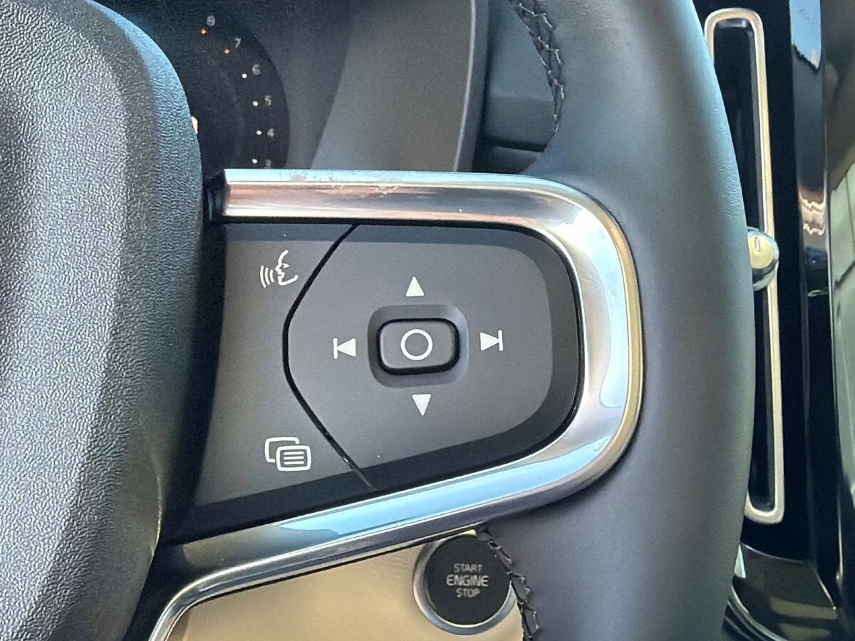 2026 Volvo - image 29