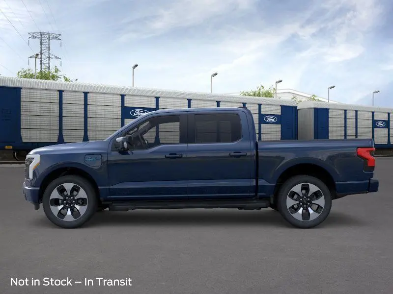 2025 Ford F-150 Lightning Platinum photo 3