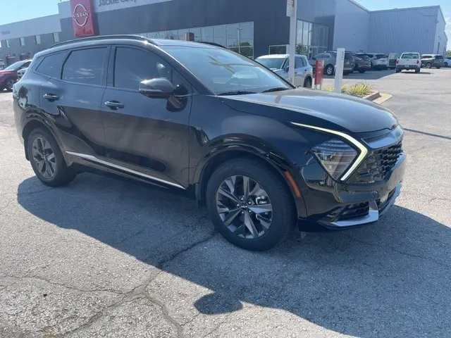 2023 Kia Sportage Hybrid photo 2
