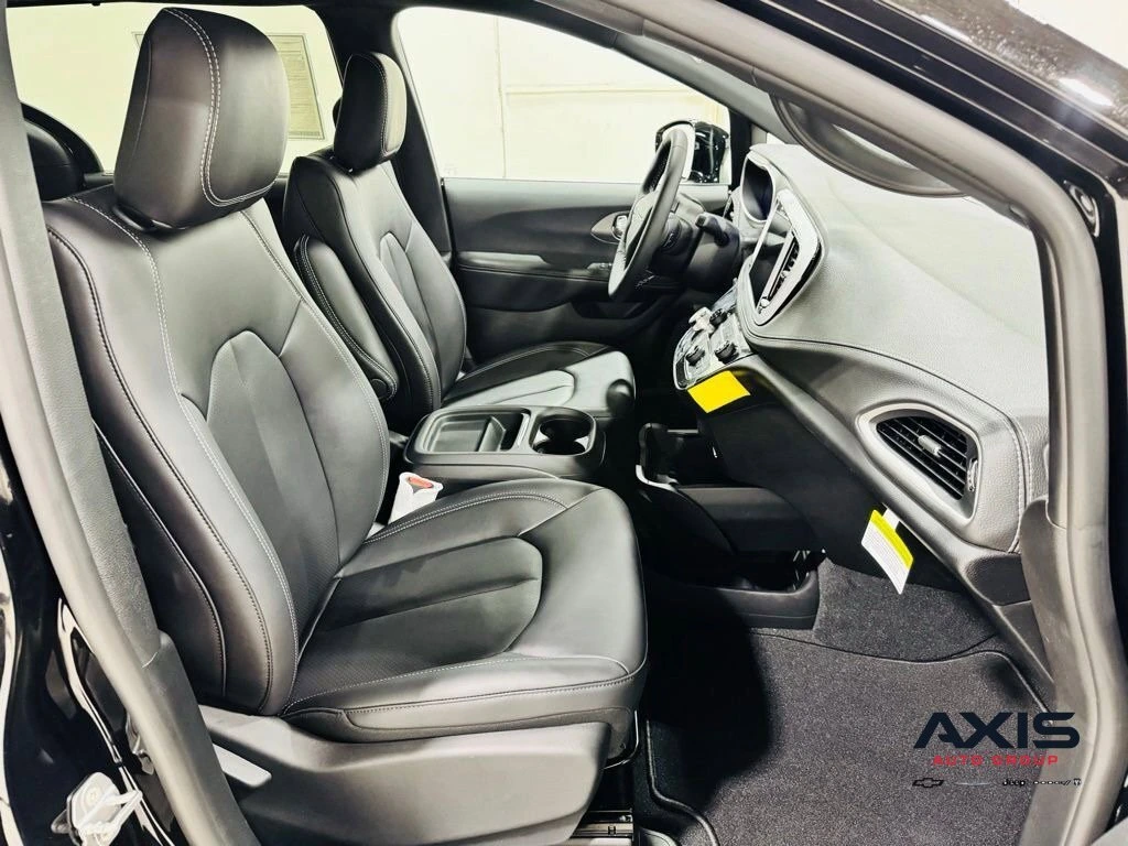 2027 Chrysler Pacifica Select - Photo 37