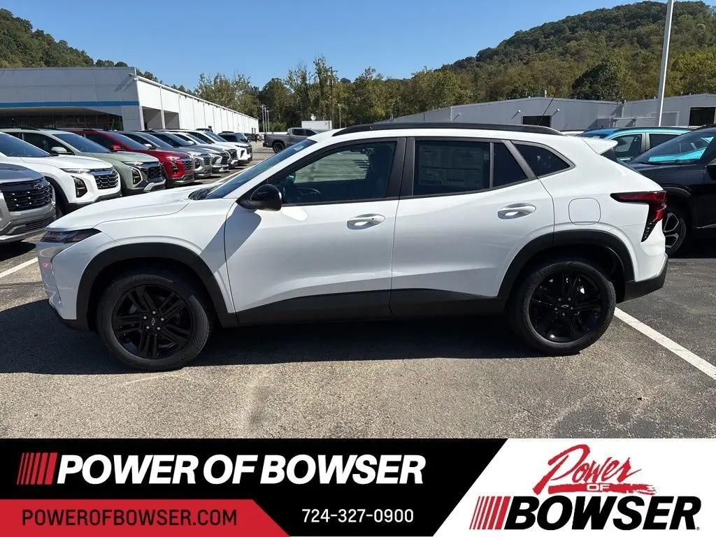 2025 Chevrolet Trax ACTIV photo 2