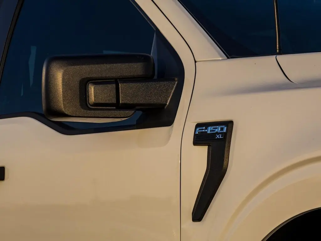 2024 Ford F-150 XLT photo 4