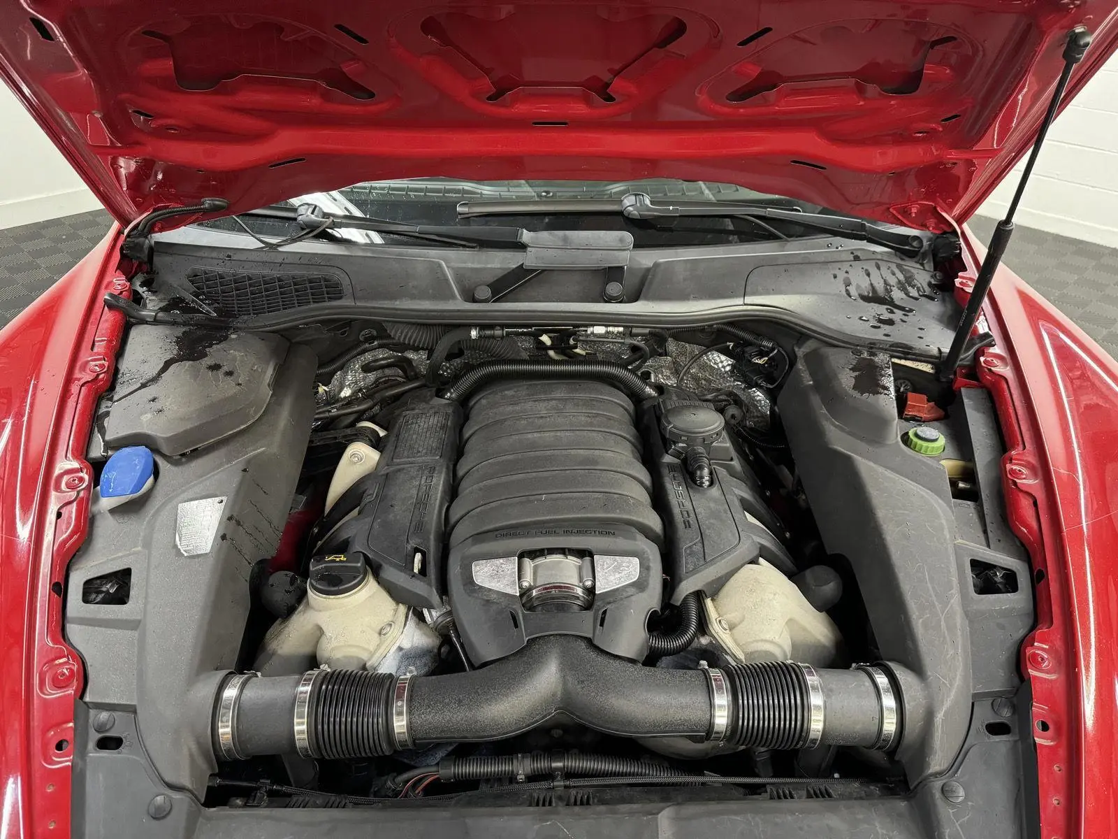 2013 Porsche Cayenne GTS photo 8