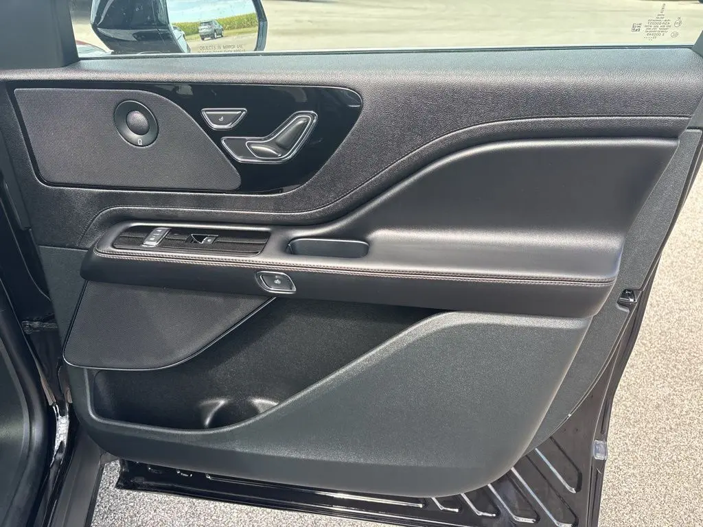 2023 Lincoln Aviator Reserve photo 15