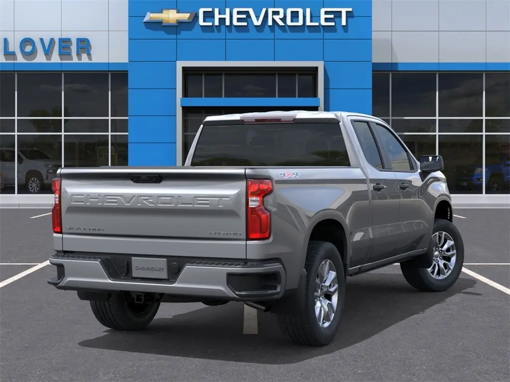 2026 Chevrolet Silverado 1500 Custom photo 3