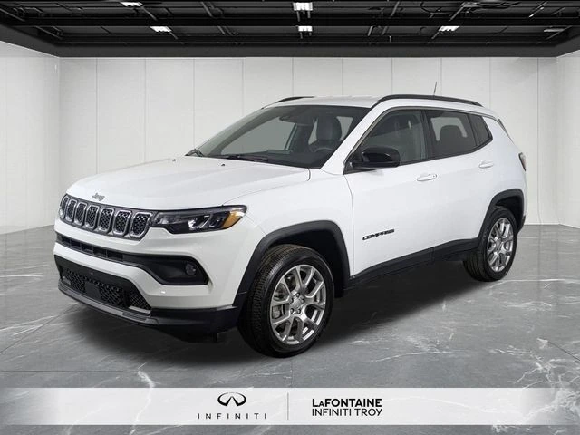 2023 Jeep Compass Latitude Lux 4X4's photo
