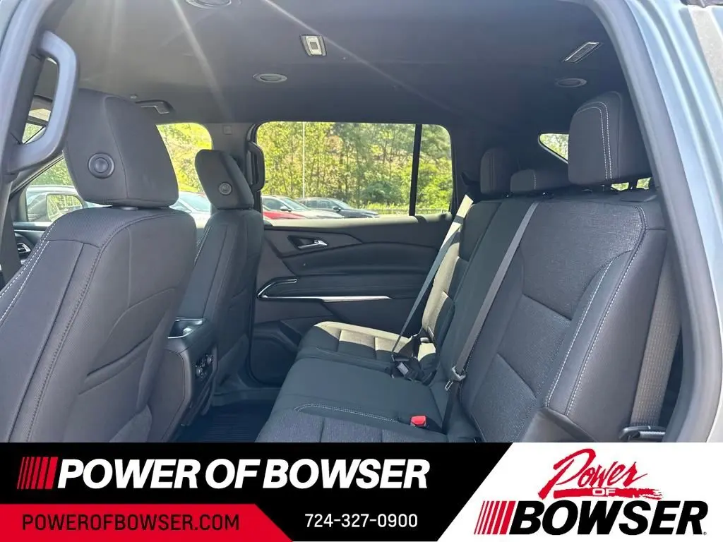 2026 Chevrolet Traverse 2LT photo 4