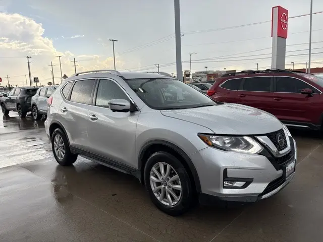 2018 Nissan Rogue SV photo 2