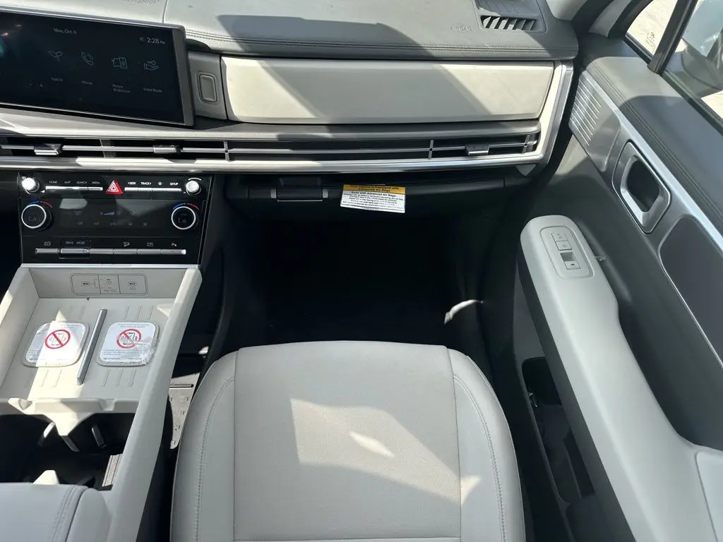 2026 Hyundai Santa Fe SE photo 18